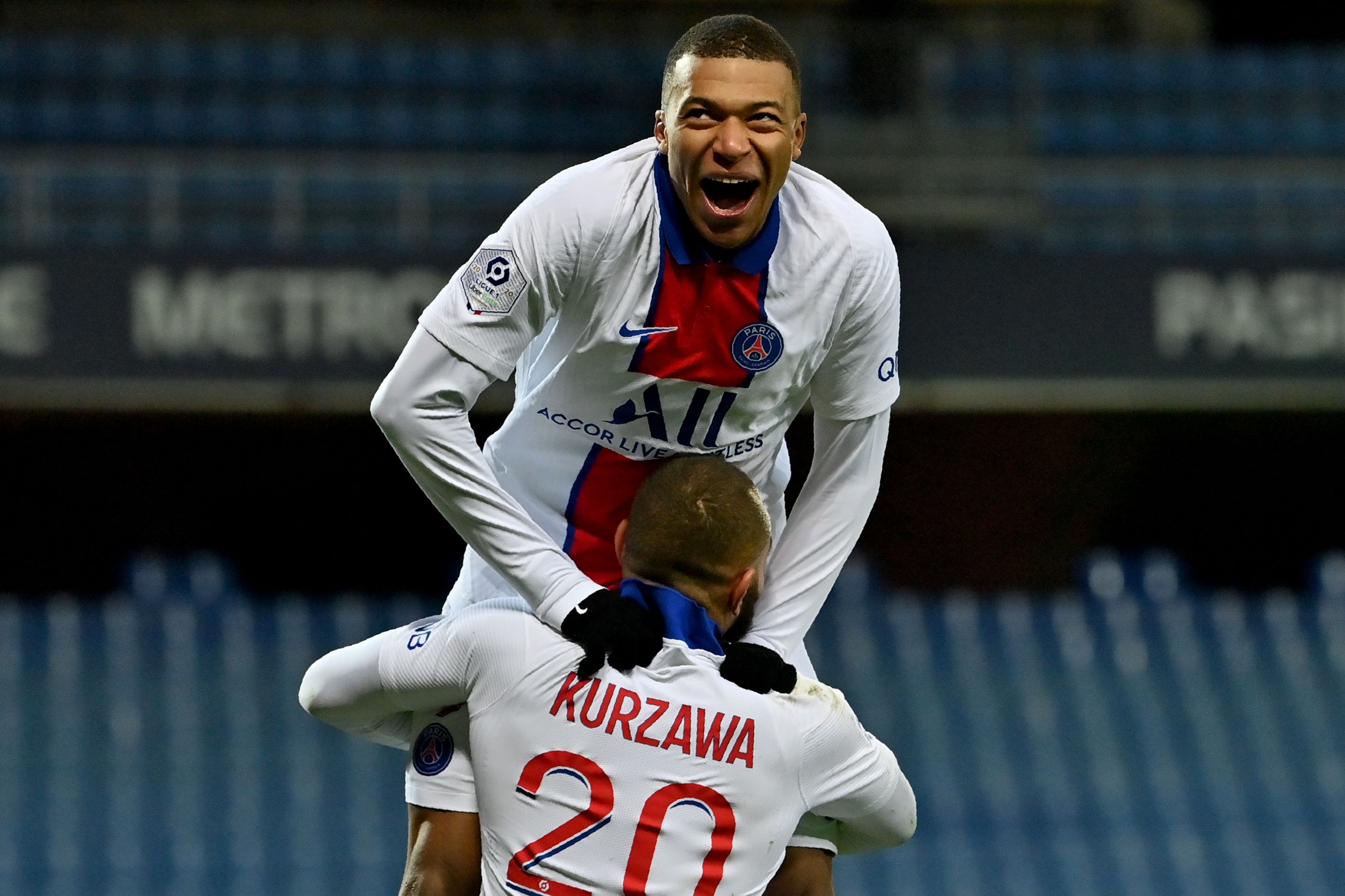 里程碑夜!圣安东尼奥马刺调整名单;法甲加时末段刷纪录;态度坚定;更衣室氛围转暖的简单介绍 里程碑夜!圣安东尼奥马刺调整名单;法甲加时末段刷纪录;态度坚定;更衣室氛围转暖的简单介绍